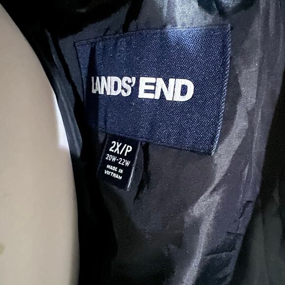 Lands' End Max 600 Down Puffer Jacket in black removable faux-fur hood 2X PLUS - Picture 7 of 9